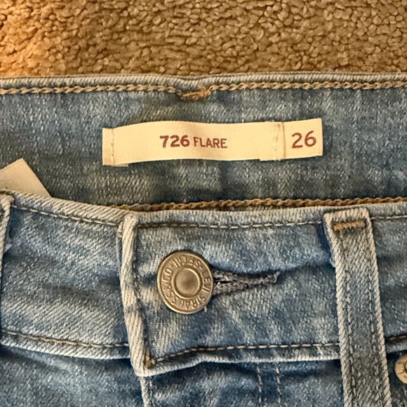 Levi’s 726 Light Wash Raw Hem Flare Jeans Size 26 - Picture 4 of 6